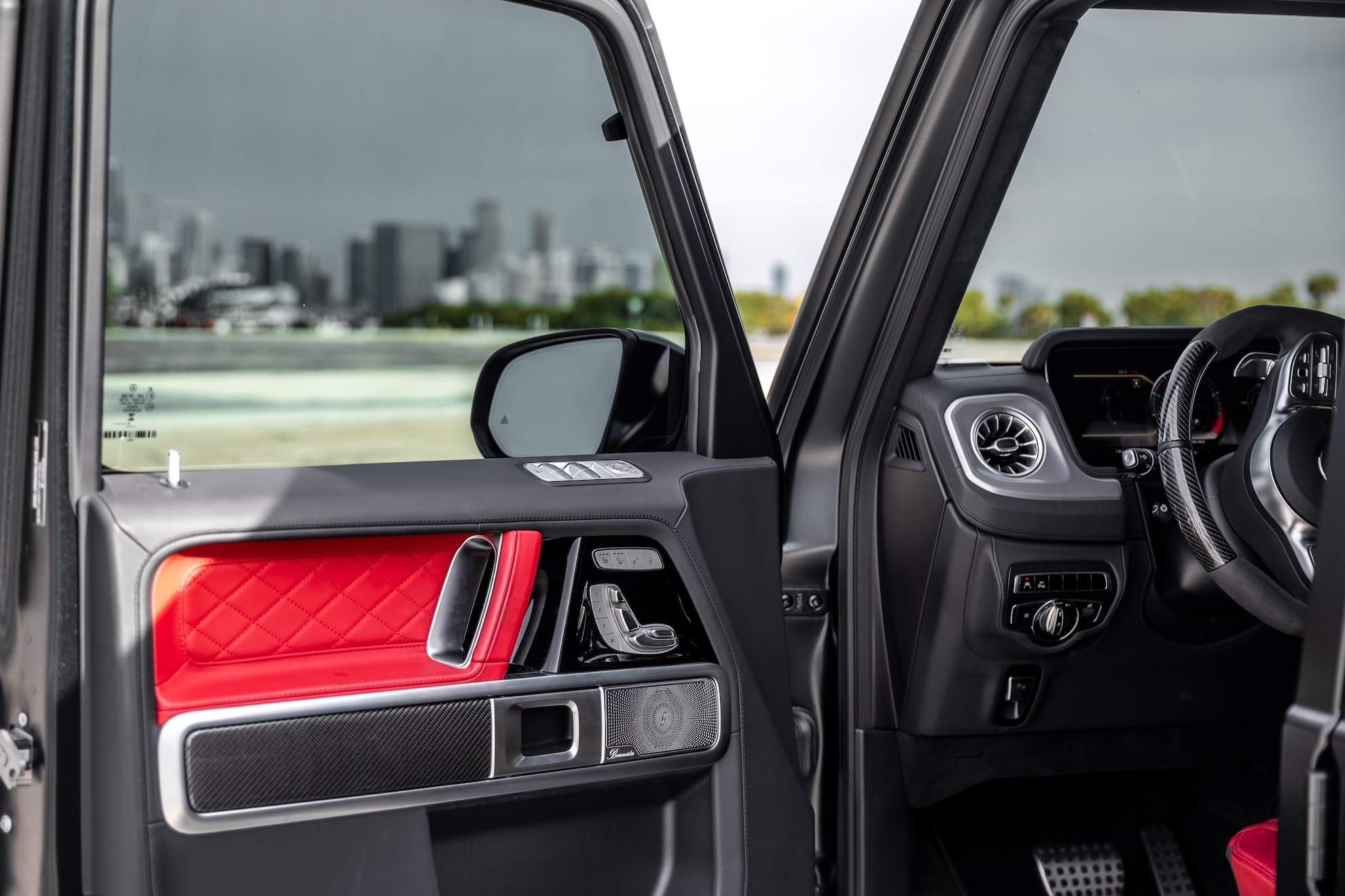 The Ultimate Guide to Car Rental in Miami: Tips, Deals & Best Companies (2026) hero image