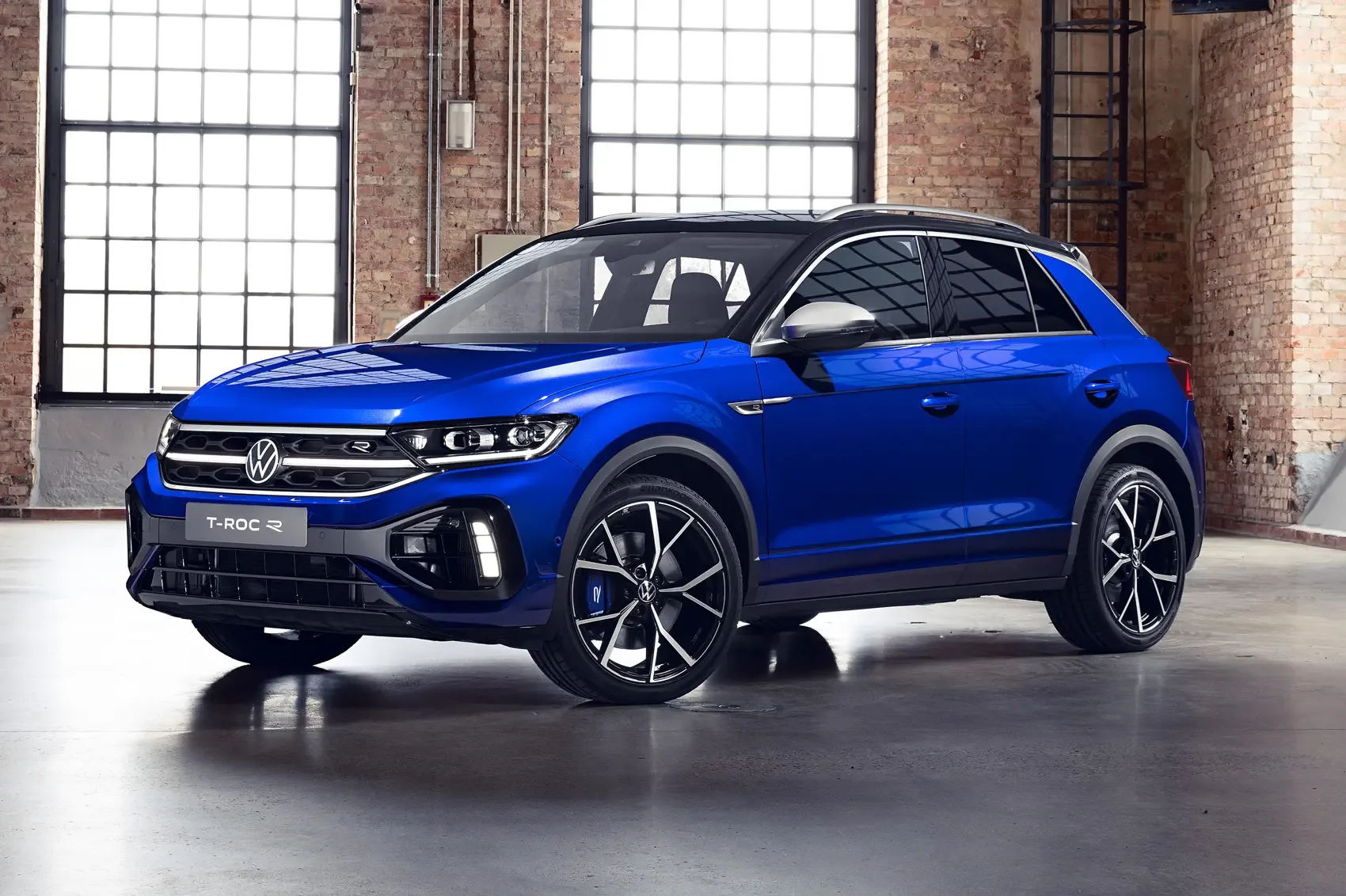 Why Hybrid Cars Are a Smart Choice: Benefits and Advantages hero image